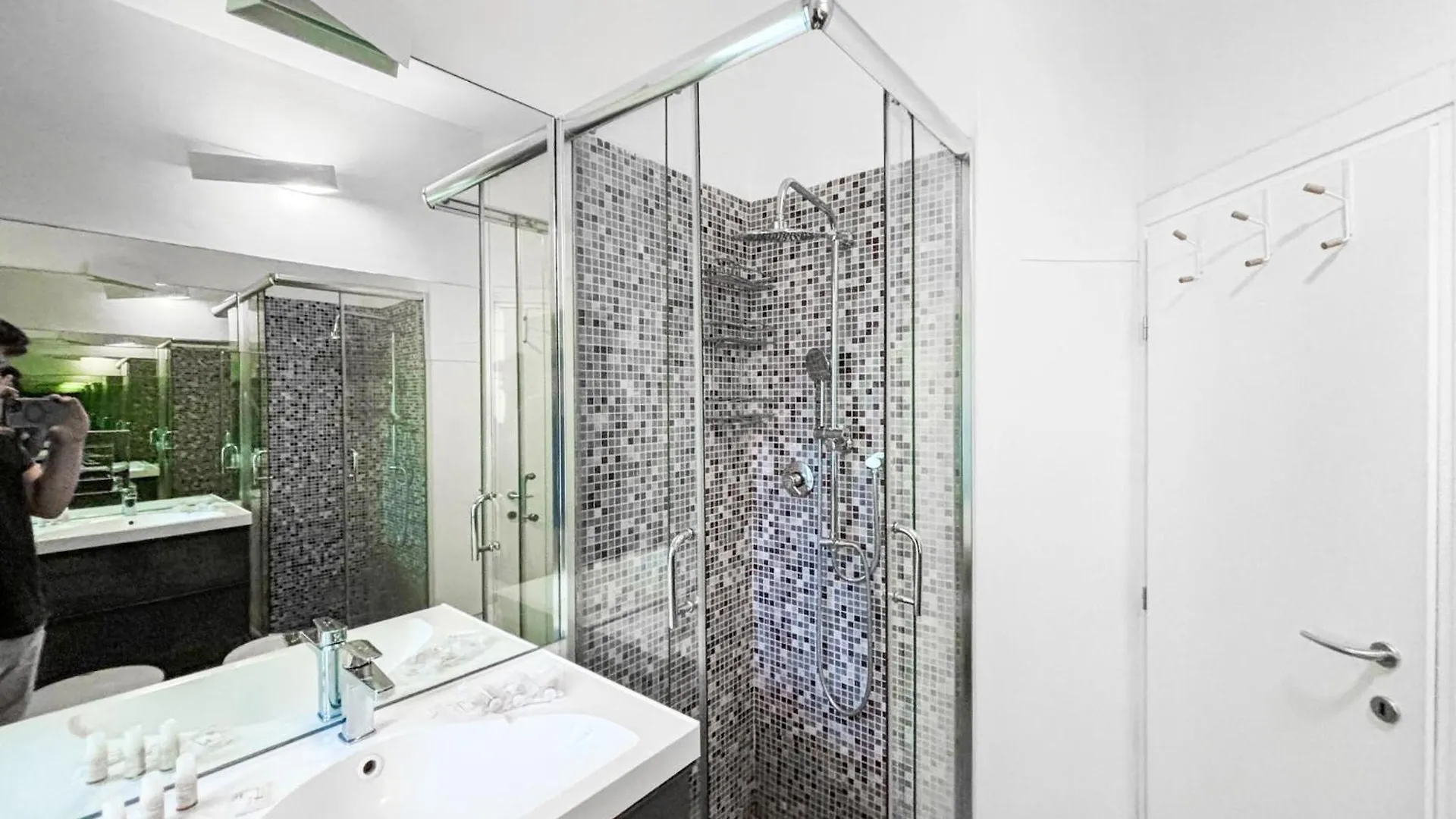 Private Parking - Monolocale Sul Naviglio Apartment Milan 0*,  Italy